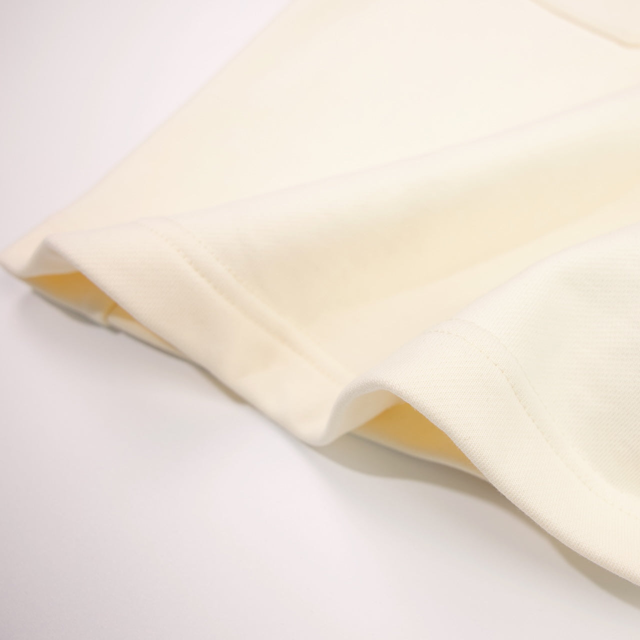 TRNO | Basic Logo Shorts Cream