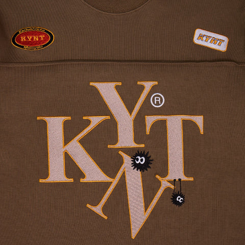 KEYNOTE | Typeface Embroidery Patches Tee Brown