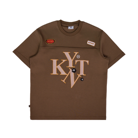 KEYNOTE | Typeface Embroidery Patches Tee Brown