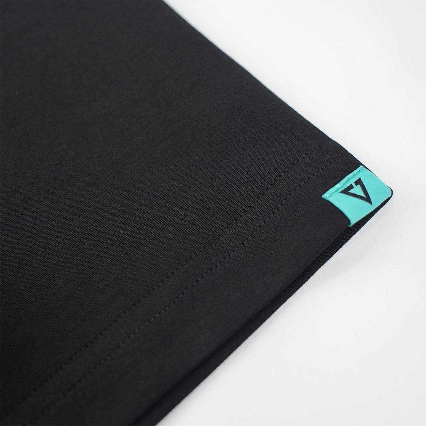 EGLAF | Basic 26 Pocket Tee Black - SWAGANZ