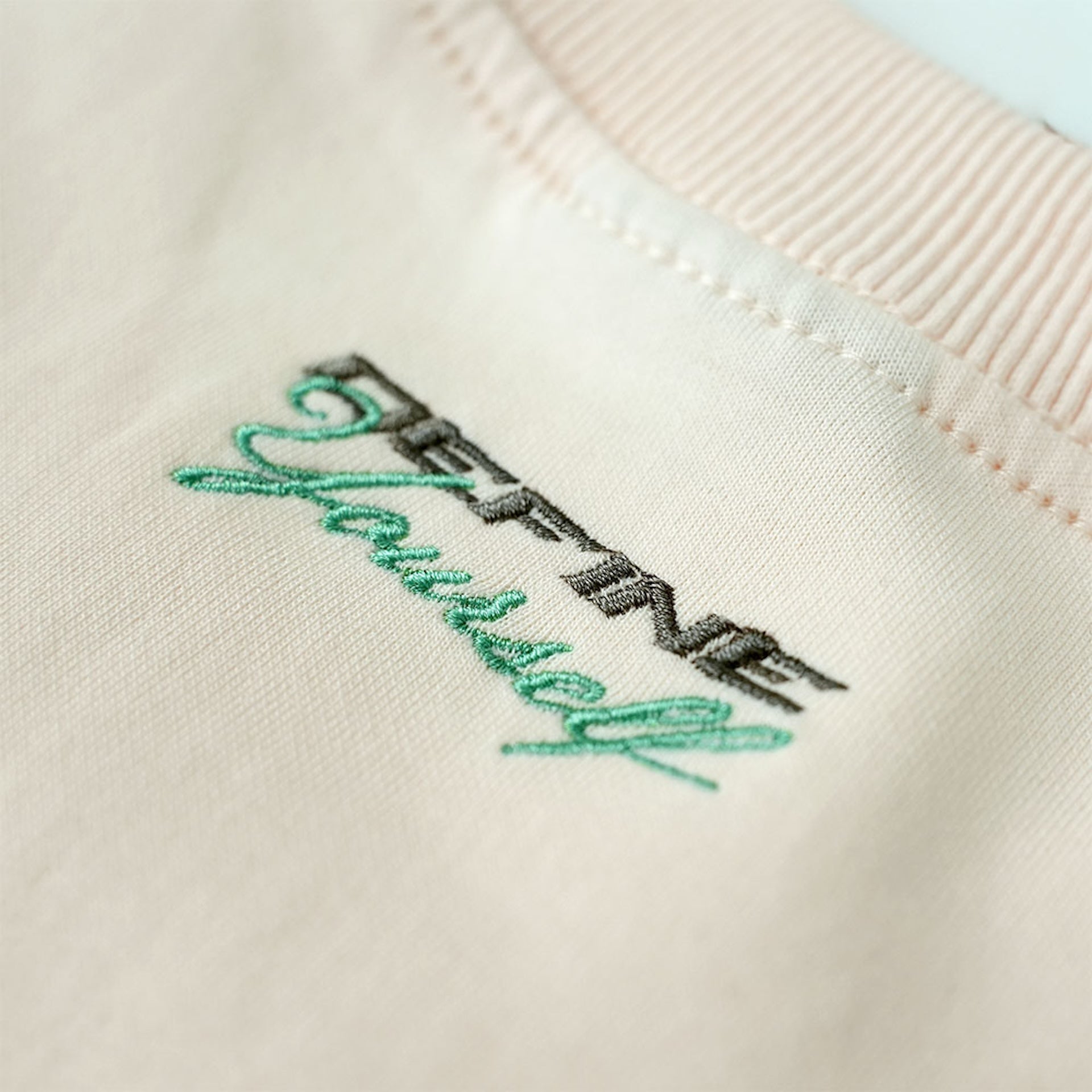 EGLAF | Basic 26 Pocket Tee Cream - SWAGANZ