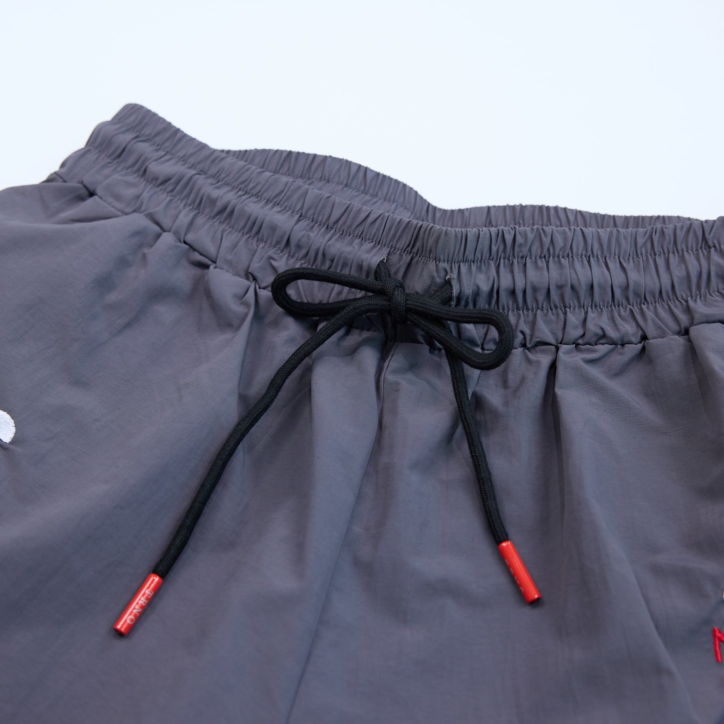 TRNO | Gridline Short Grey
