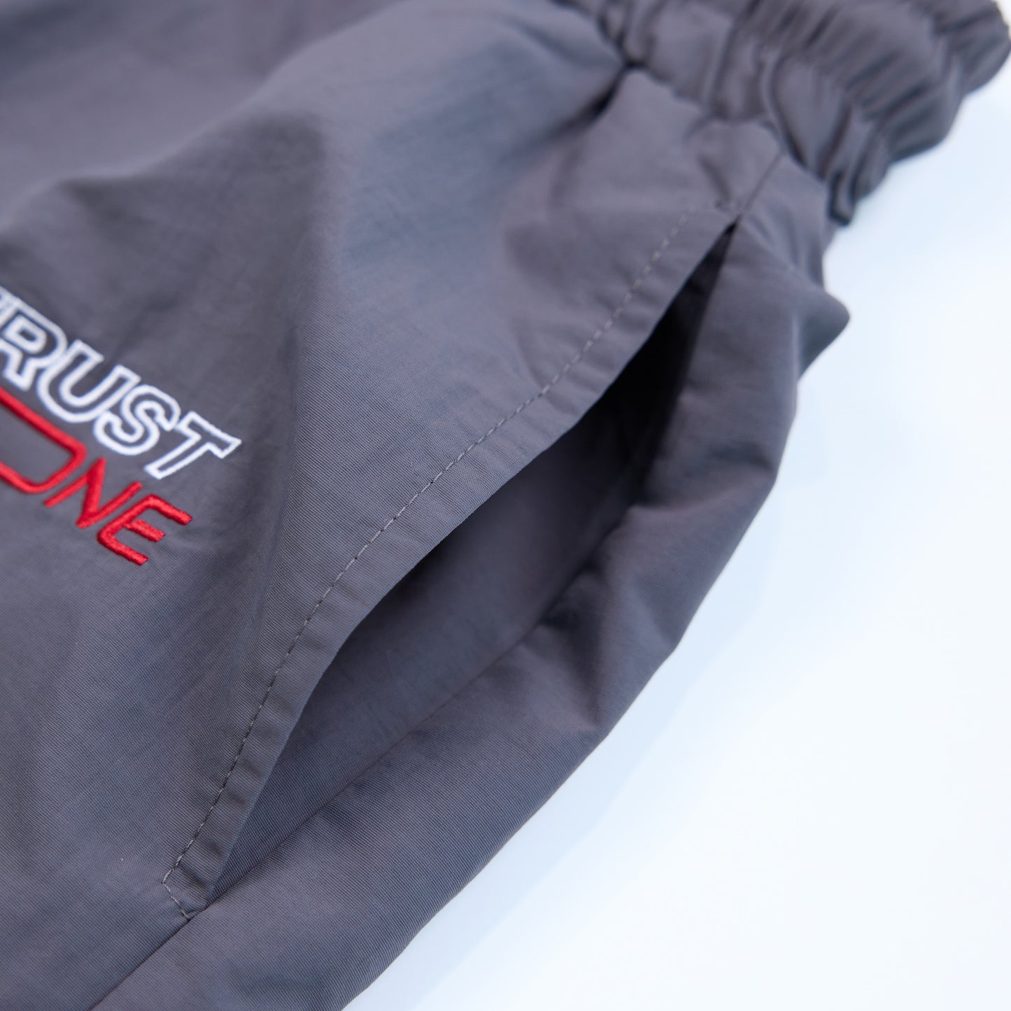 TRNO | Gridline Short Grey