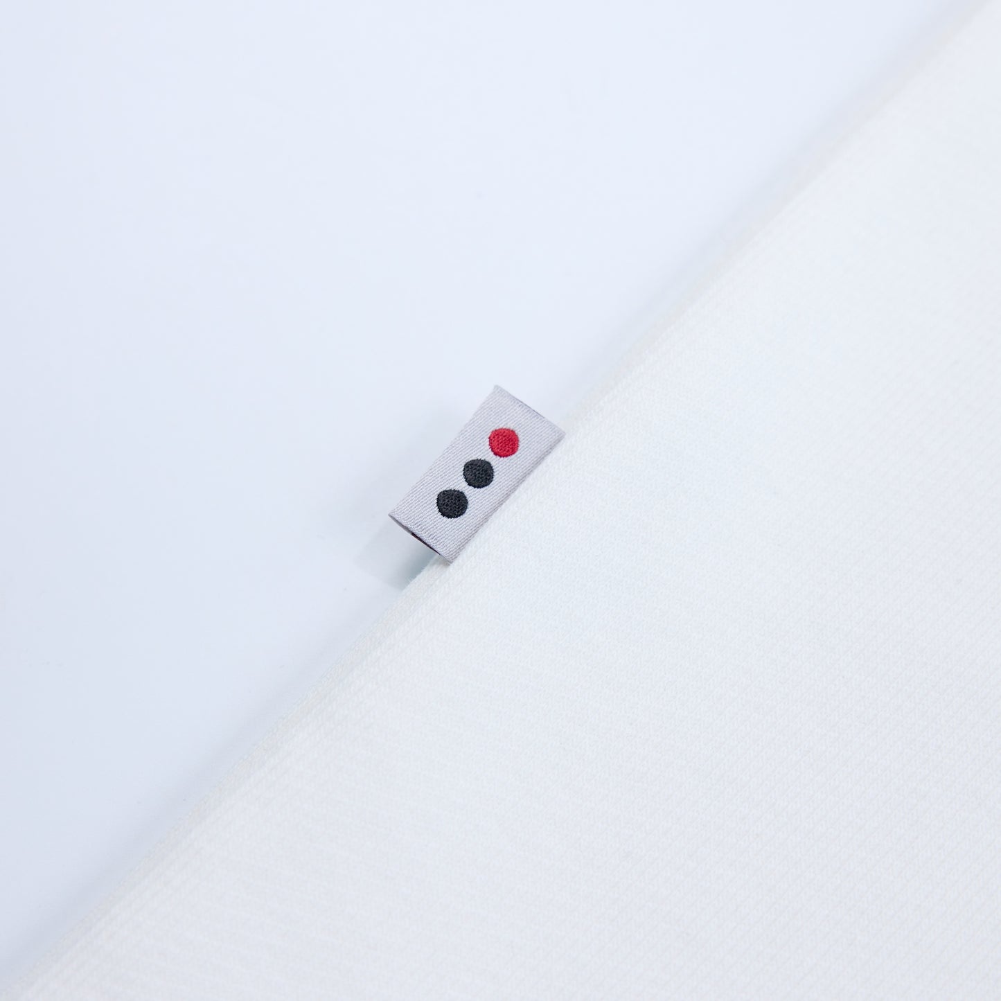 TRNO | Blur Tee White - SWAGANZ