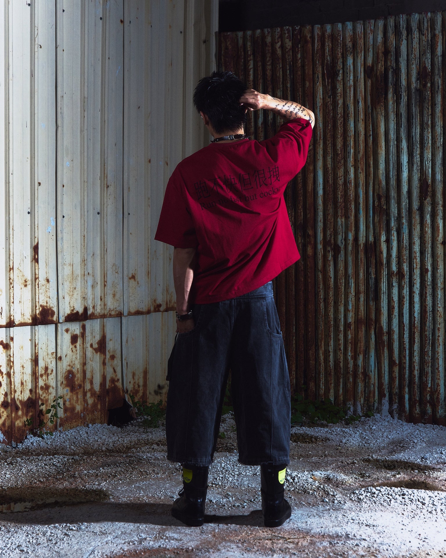 SOCIETY | Aerodyne Int Chcky Horse Tee Red - SWAGANZ