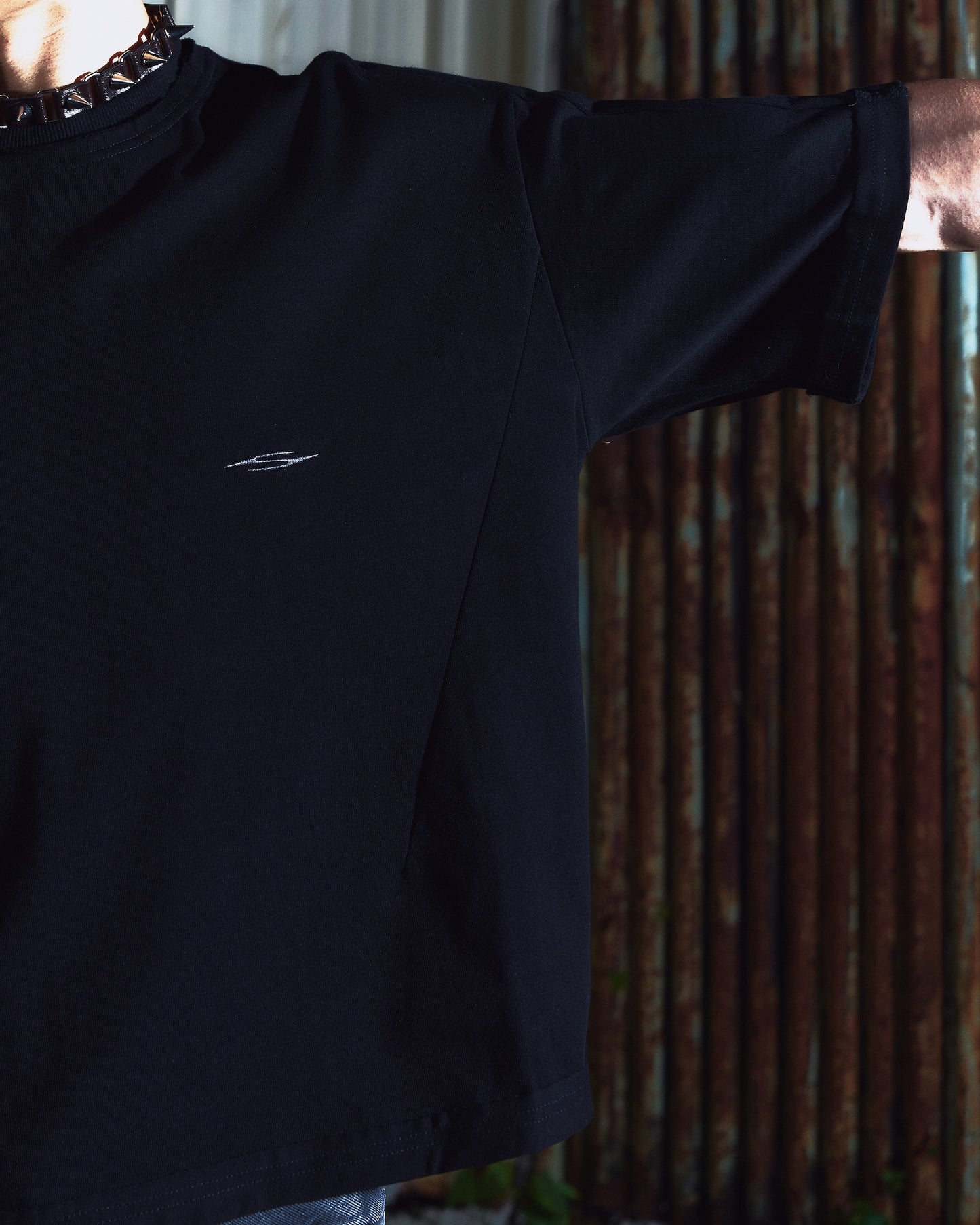 SOCIETY | Aerodyne Int Cropped Tee Black