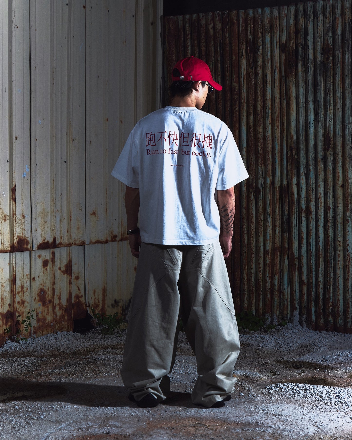 SOCIETY | Aerodyne Int Chcky Horse Tee White - SWAGANZ