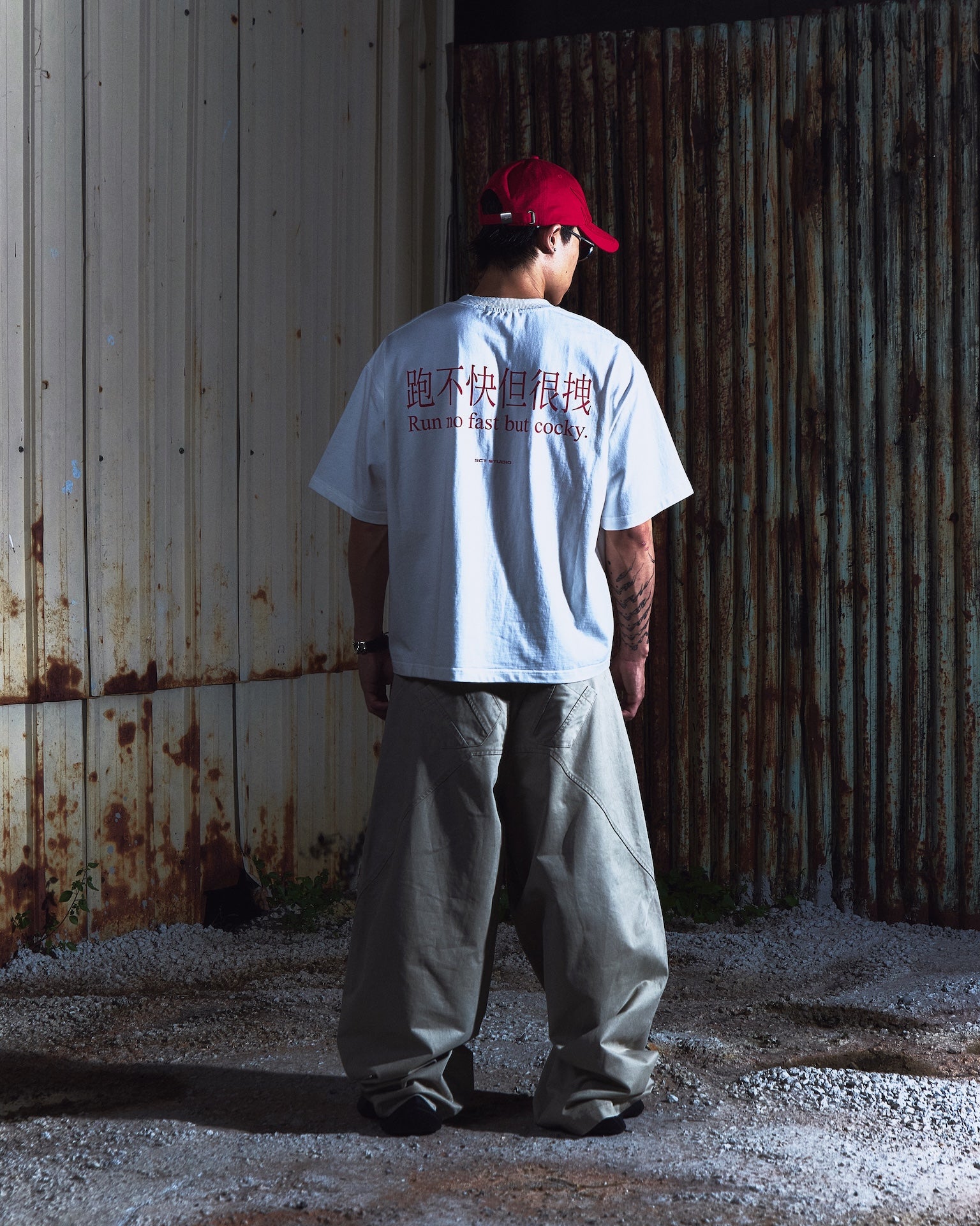 SOCIETY | Aerodyne Int Chcky Horse Tee White - SWAGANZ