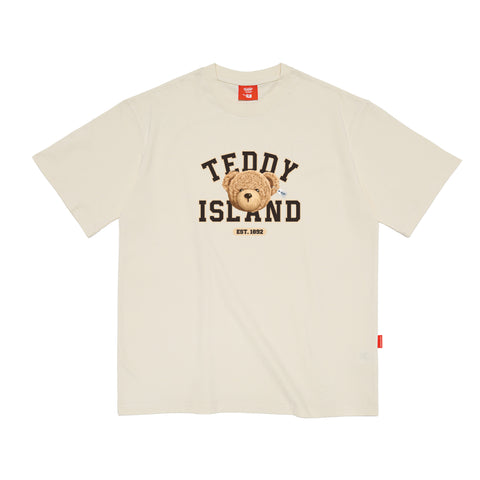 Teddy Island Christmas | Small Mid Teddy T-Shirt